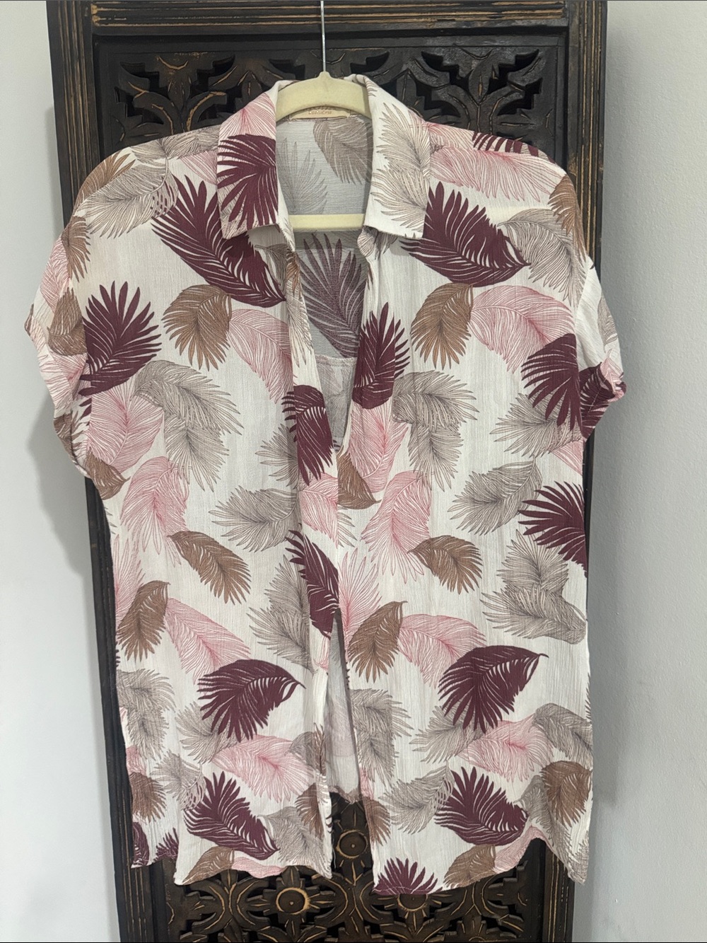 Moda Feather Print Short Sleeve Blouse in Burgundy, Blush & Taupe